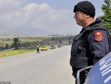 Στην Αλβανία κυνηγούν τους Τούρκους φυγάδες μετά την απόπειρα του πραξικοπήματος…